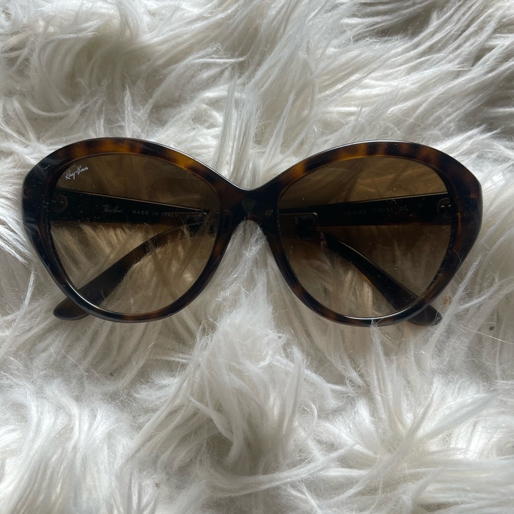 Authentic classic Ray-Ban Sunglasses